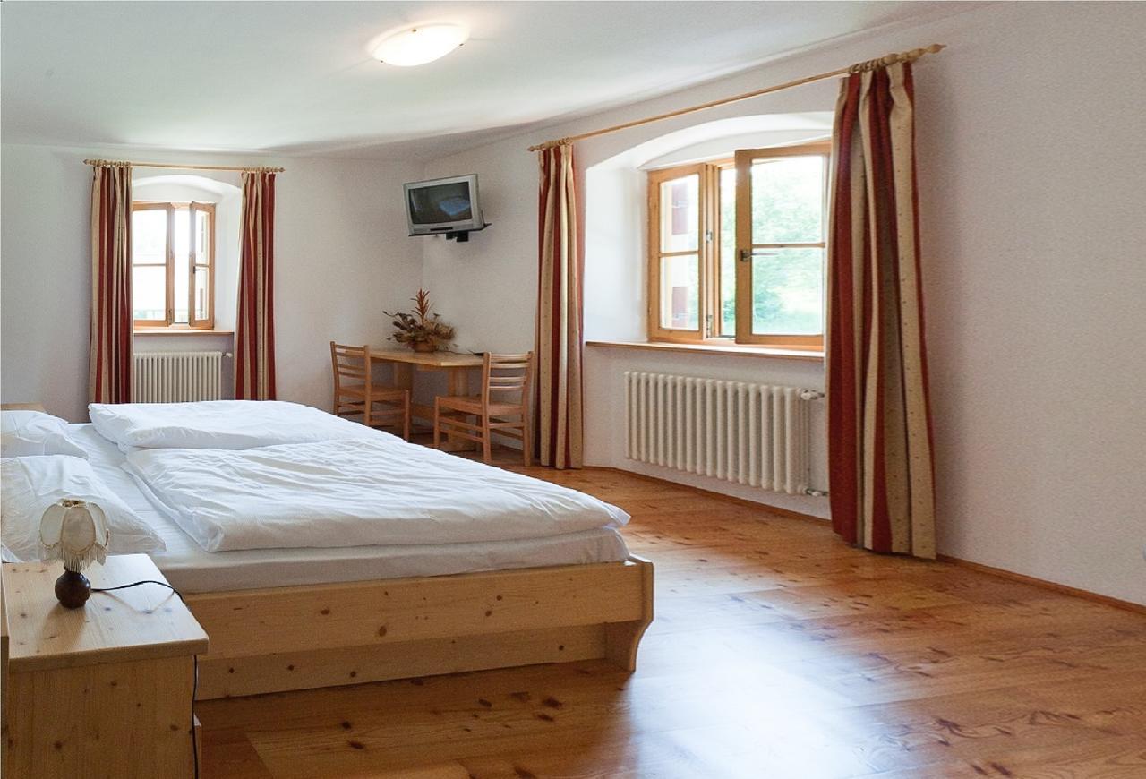 Hotel Zur Kirche Margreid an der Weinstraße Zimmer foto
